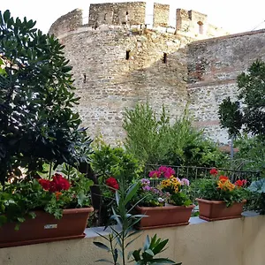 Frida's House In Old Town Daire Selanik